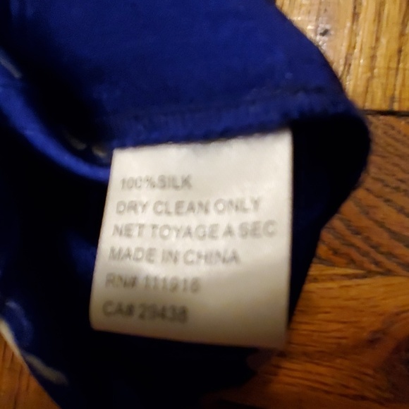 Yumi Kim 100% Silk Royal Blue Flowered Top - XS - Picture 6 of 6